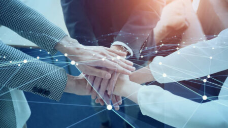 Team Autoluce nel salone espositivo